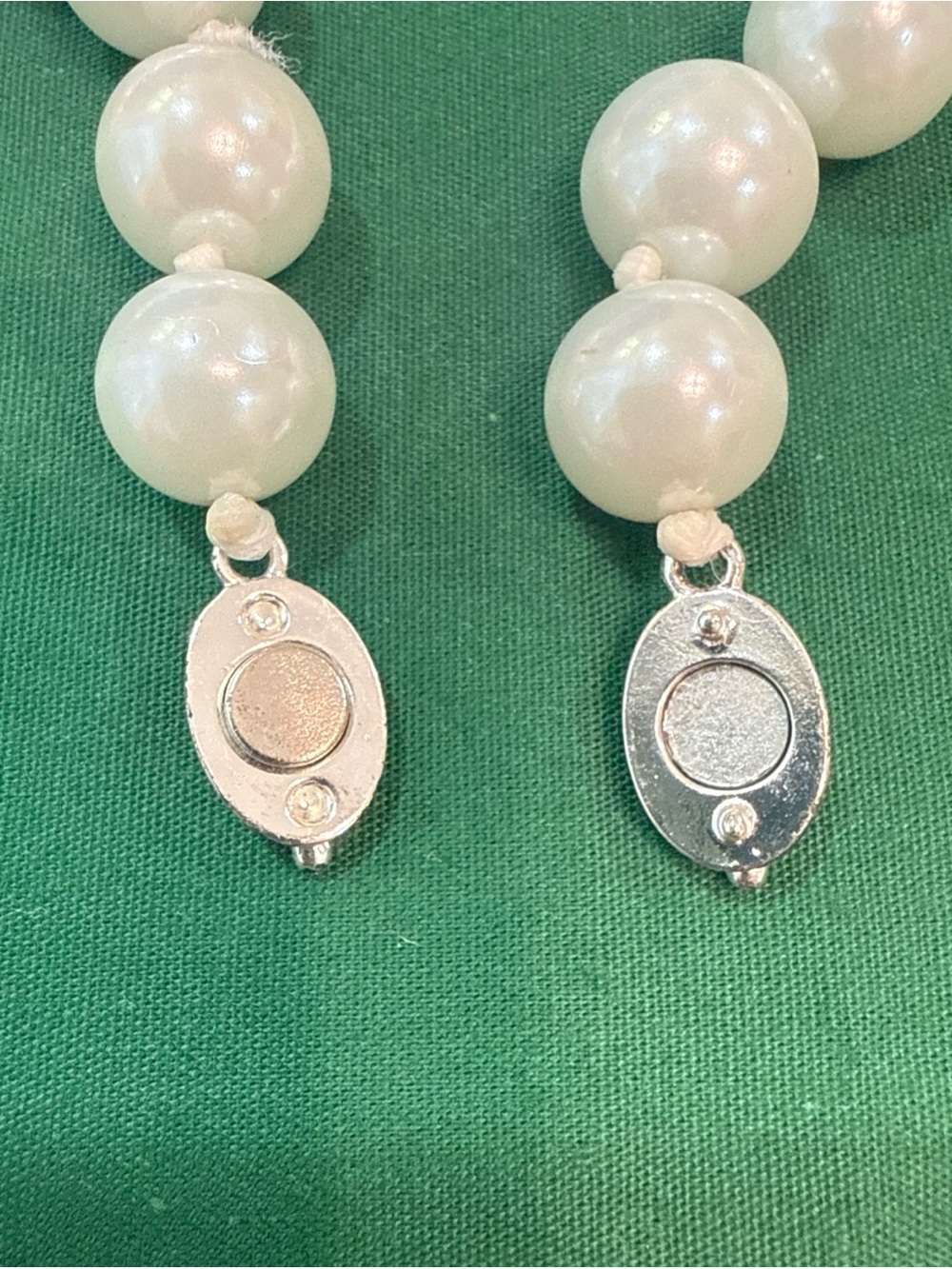 Strand Of Faux Pearl Beaded Necklace Magnetic Closure #66A - Picture 4 of 4